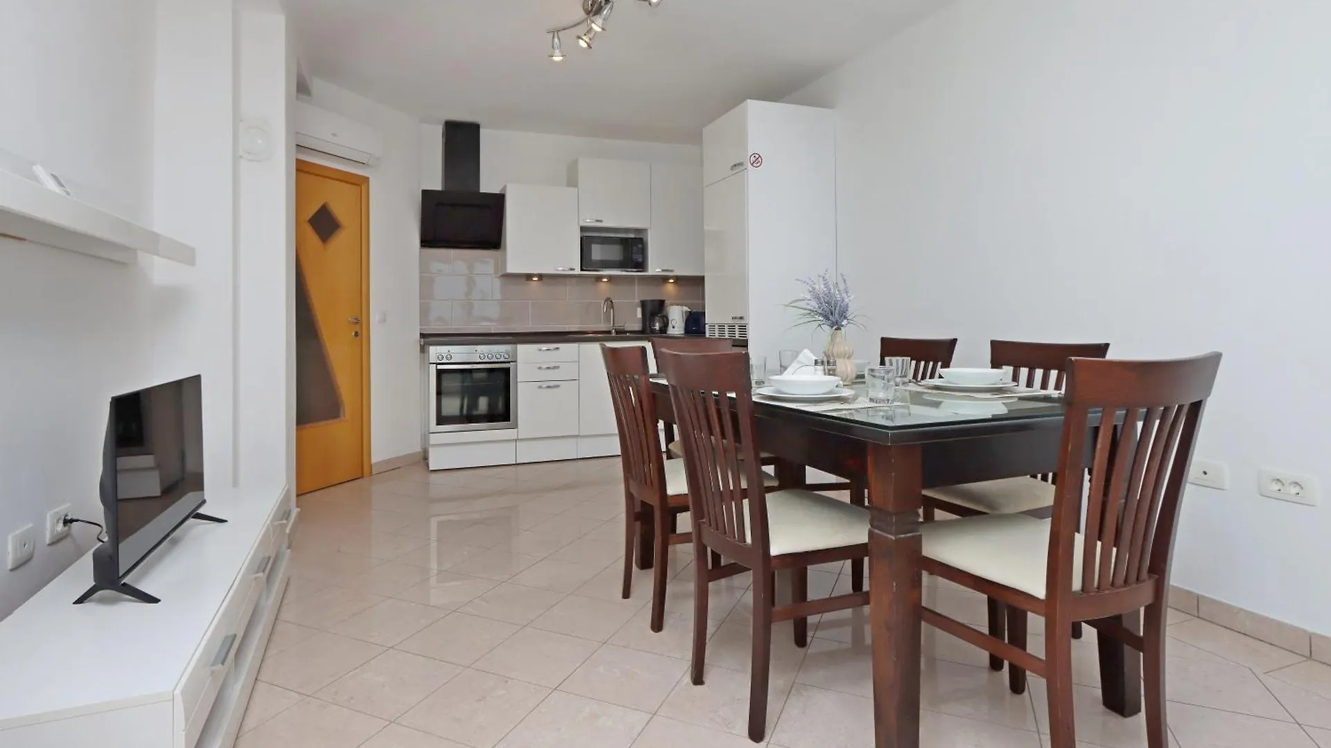 Apartments With A Parking Space Kostrena, Rijeka - 23422  קוסטרנה