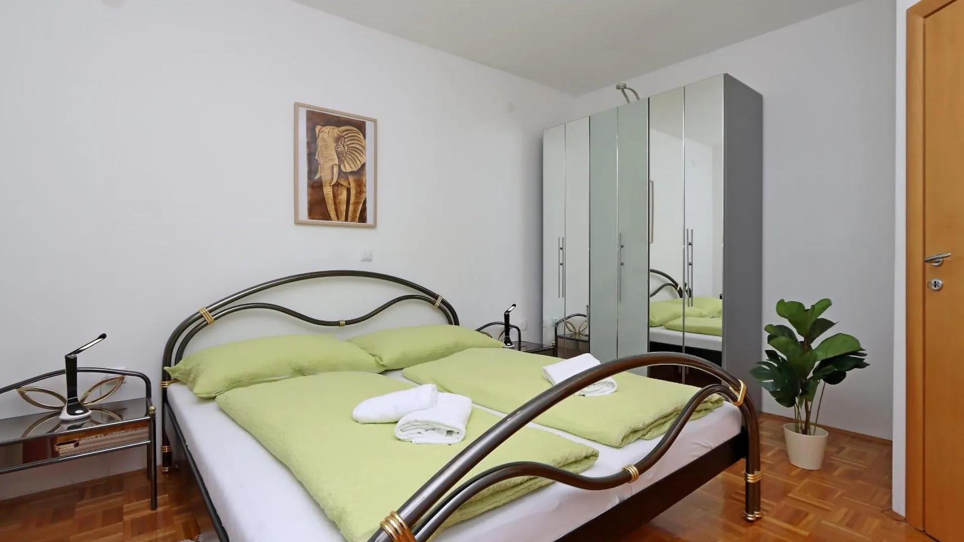 Apartments With A Parking Space Kostrena, Rijeka - 23422 0*, 코스트레나