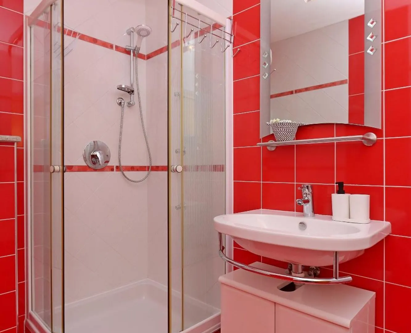 Apartments With A Parking Space Kostrena, Rijeka - 23422 0*, 코스트레나